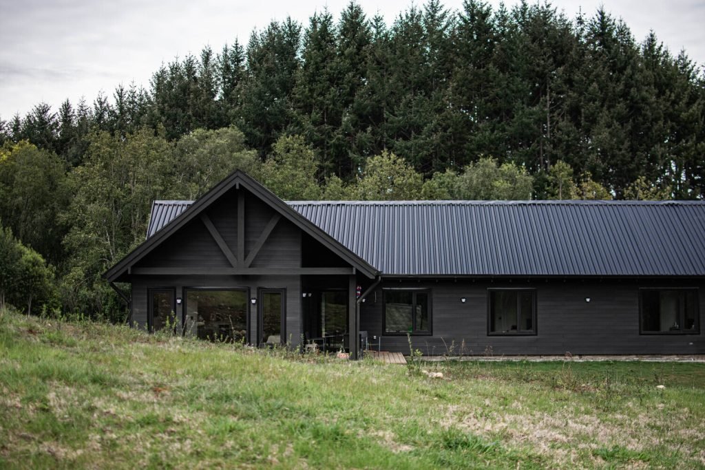 Proyecto de vivienda en Villarrica con estructura de madera y diseño sustentable