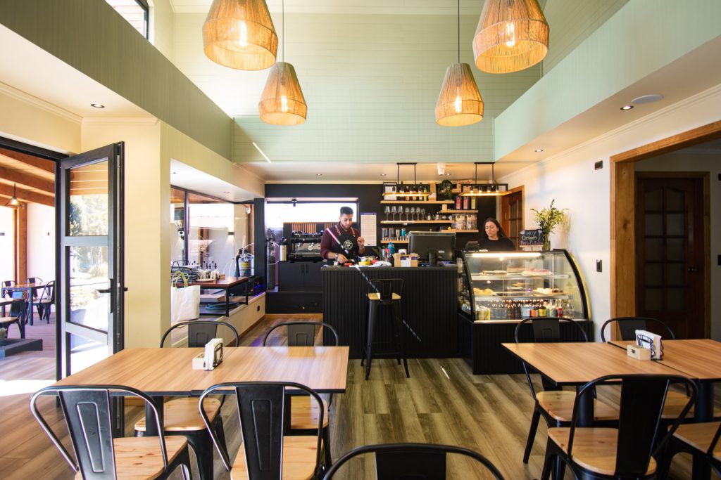 Construcción de vivienda en parcela en Pucón con servicio completo de obra